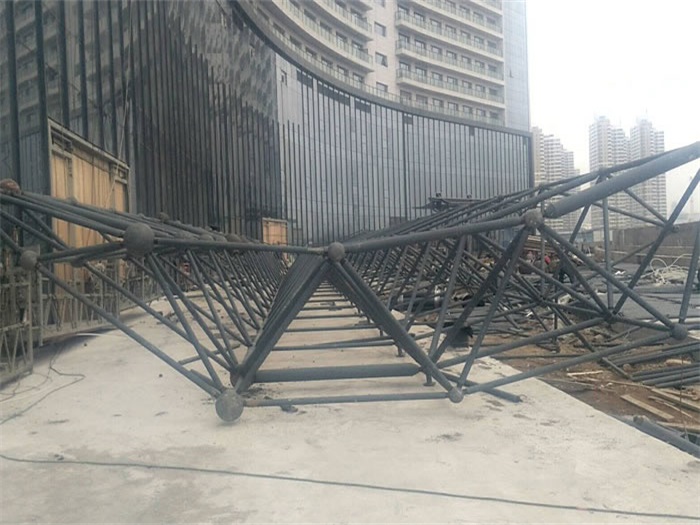 绵竹万豪酒店雨棚网架